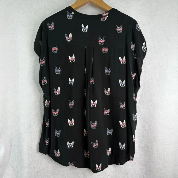 Torrid Womens Size 2 French Bulldogs Button Down Black‎ Short Sleeve Blouse - Picture 2 of 8